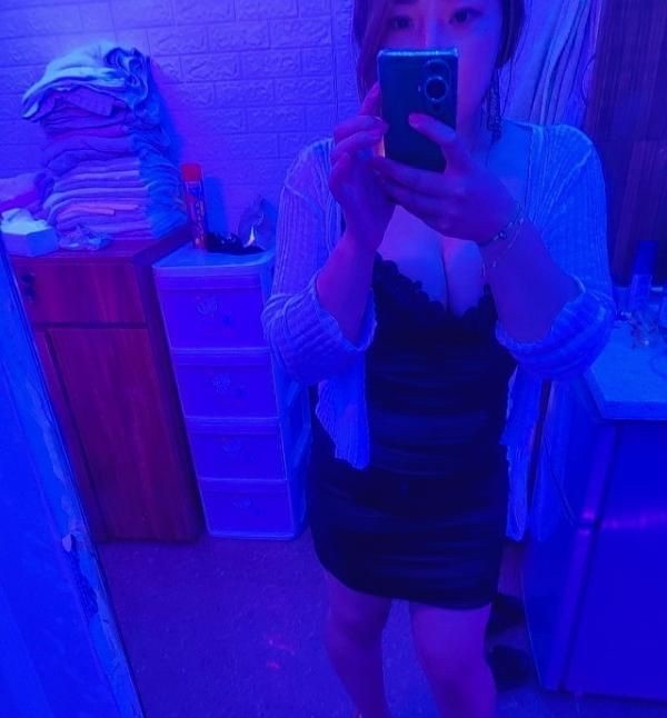 大奶骚妹妞妞