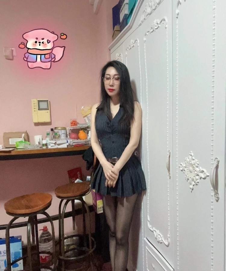 黑丝长腿少妇菲菲