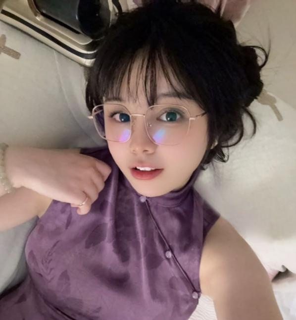 二刷大胸气质美女