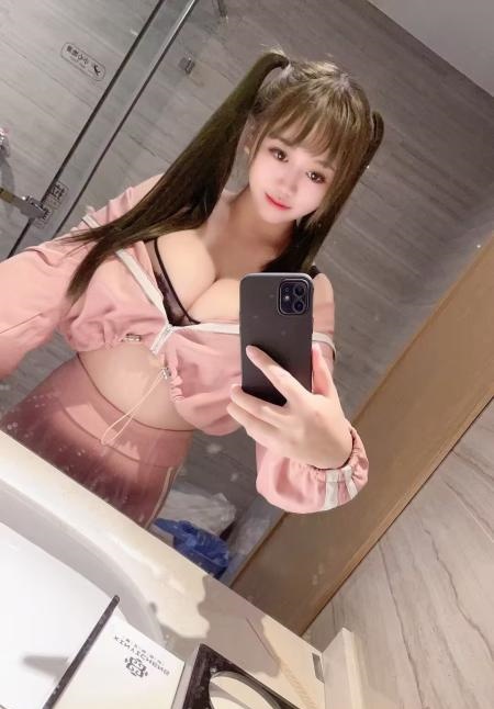 大奶子小姐姐樱桃