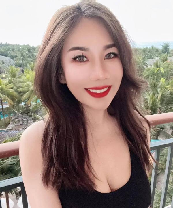 上城性感制服温柔妹子
