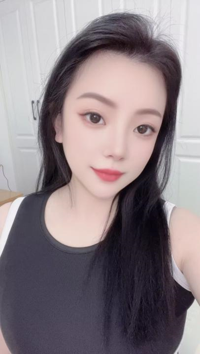 再刷会夹逼的少妇