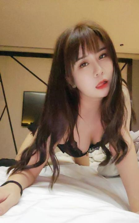 白云静静