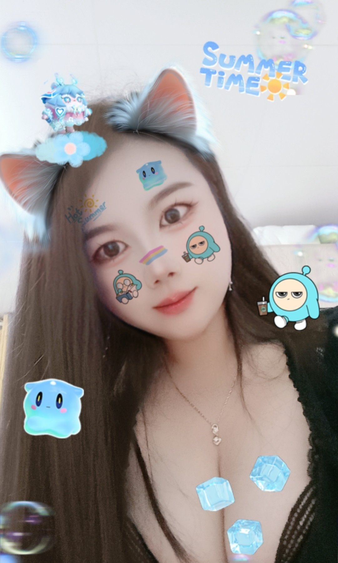 肉臀美女宝儿
