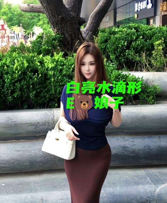 E奶巨乳小姐姐