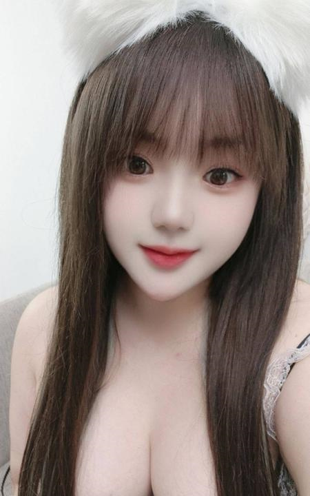 宝安天然大胸妹小甜心