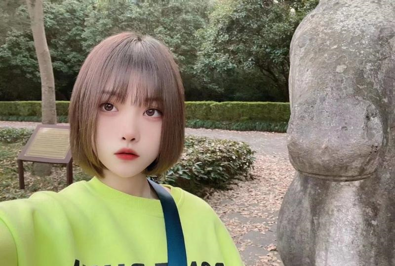 雨花萝莉小美女