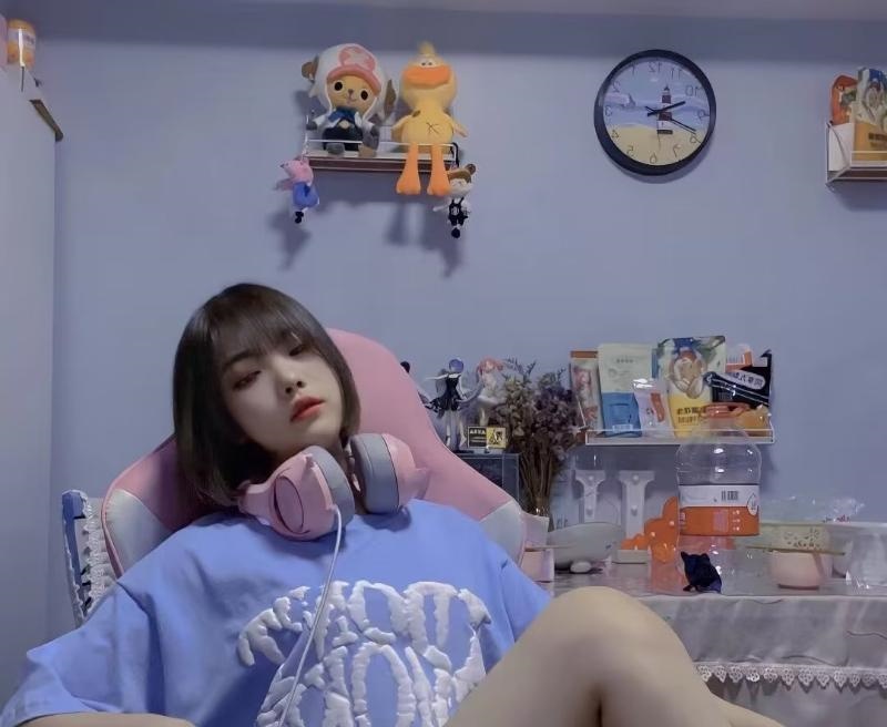 雨花萝莉小美女