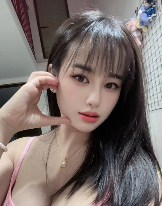 龙岗巨乳气质美女