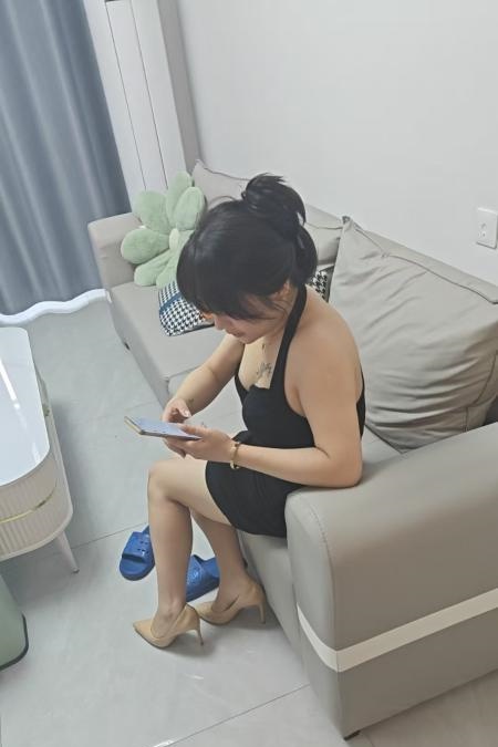 丰满美女萌萌