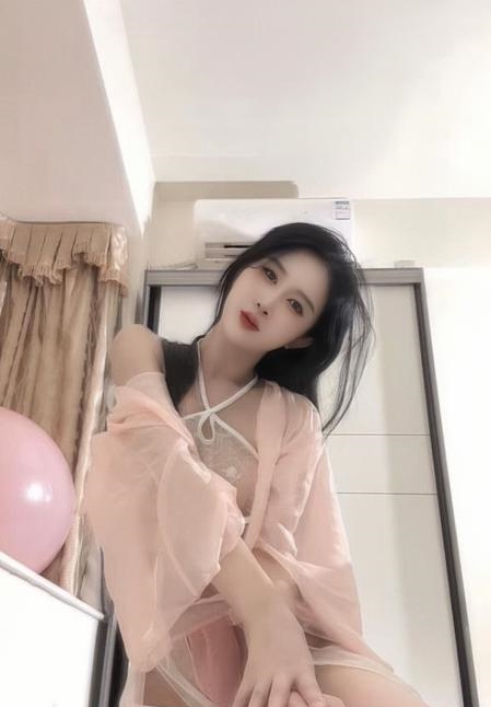 服务系高挑妹子雪梨