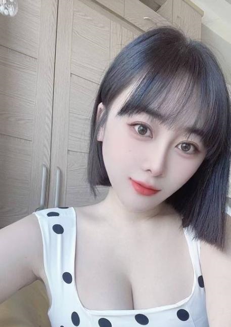 短发御姐艾琳