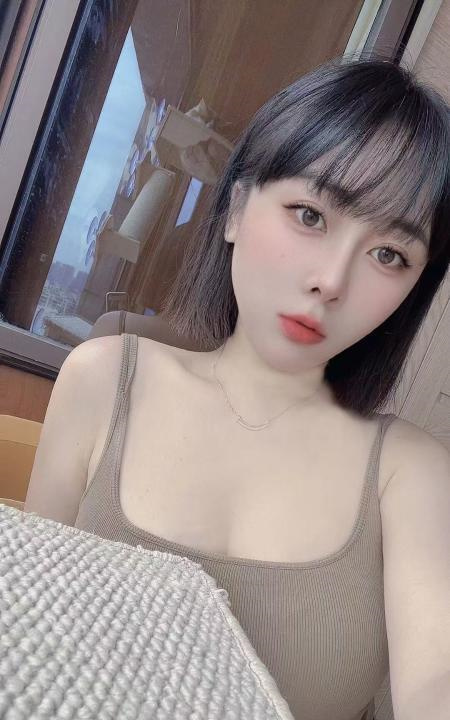 短发御姐艾琳