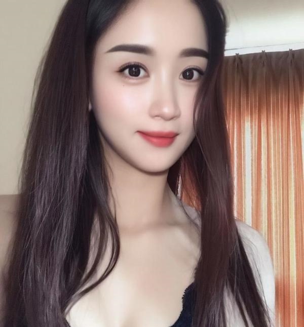甜妹翘屁股