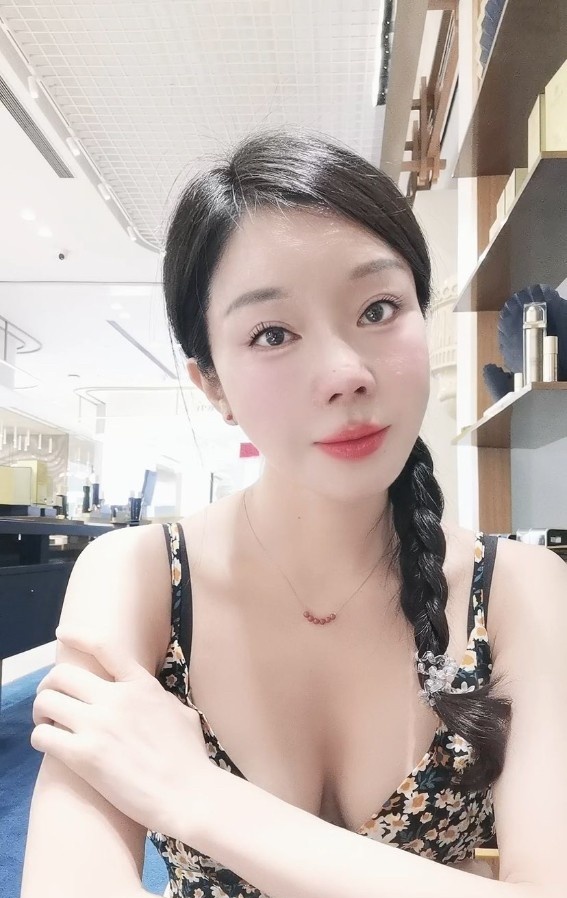 福田翘臀娜娜
