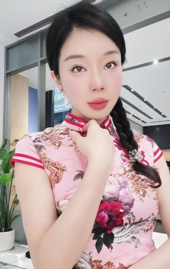 福田翘臀娜娜