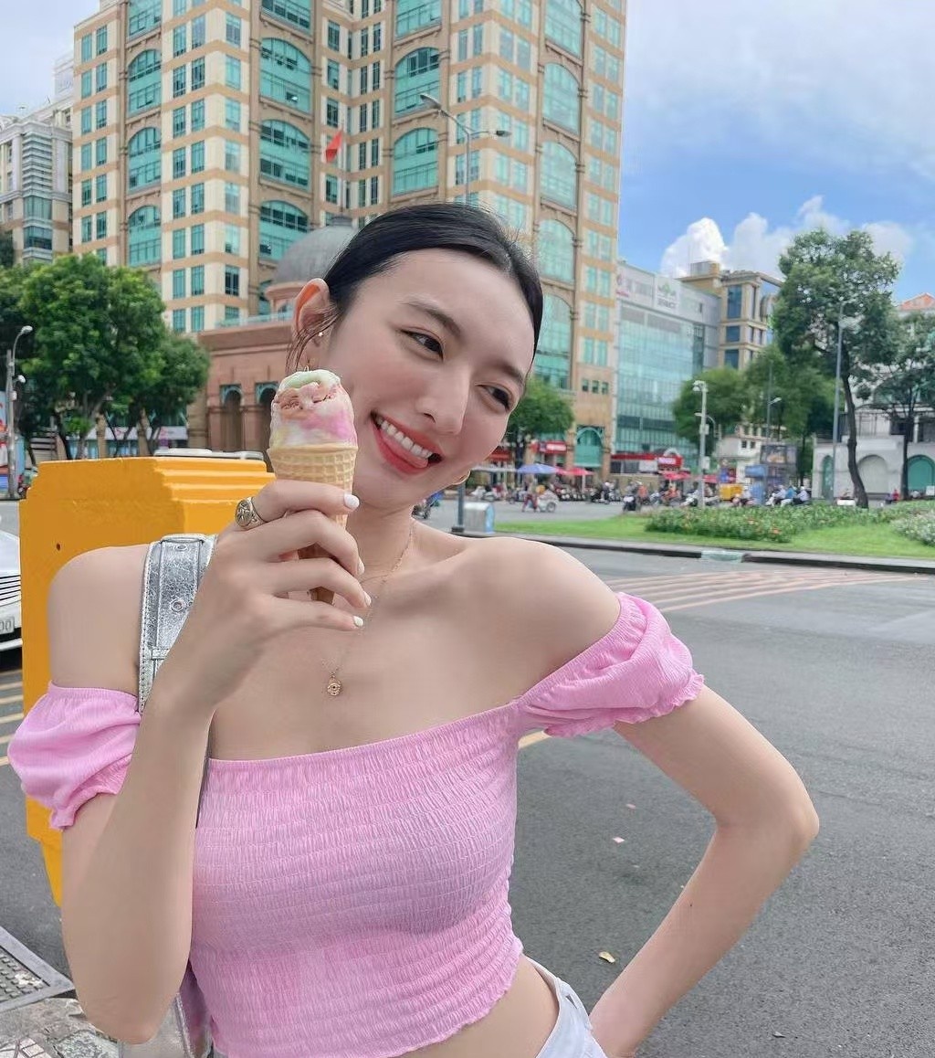 美腿爱妃小姐姐