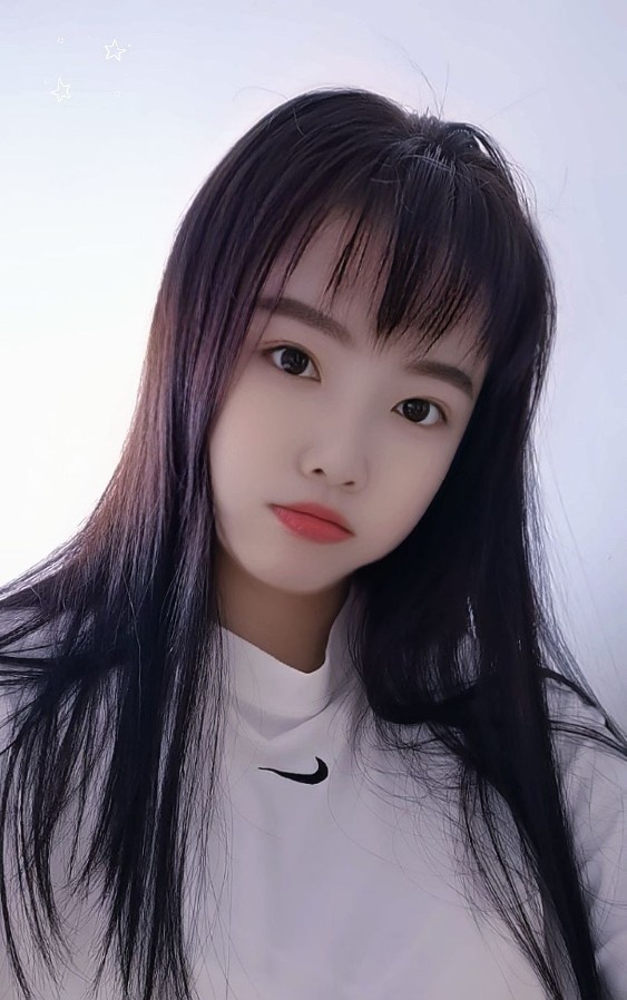 奶大B紧的美女