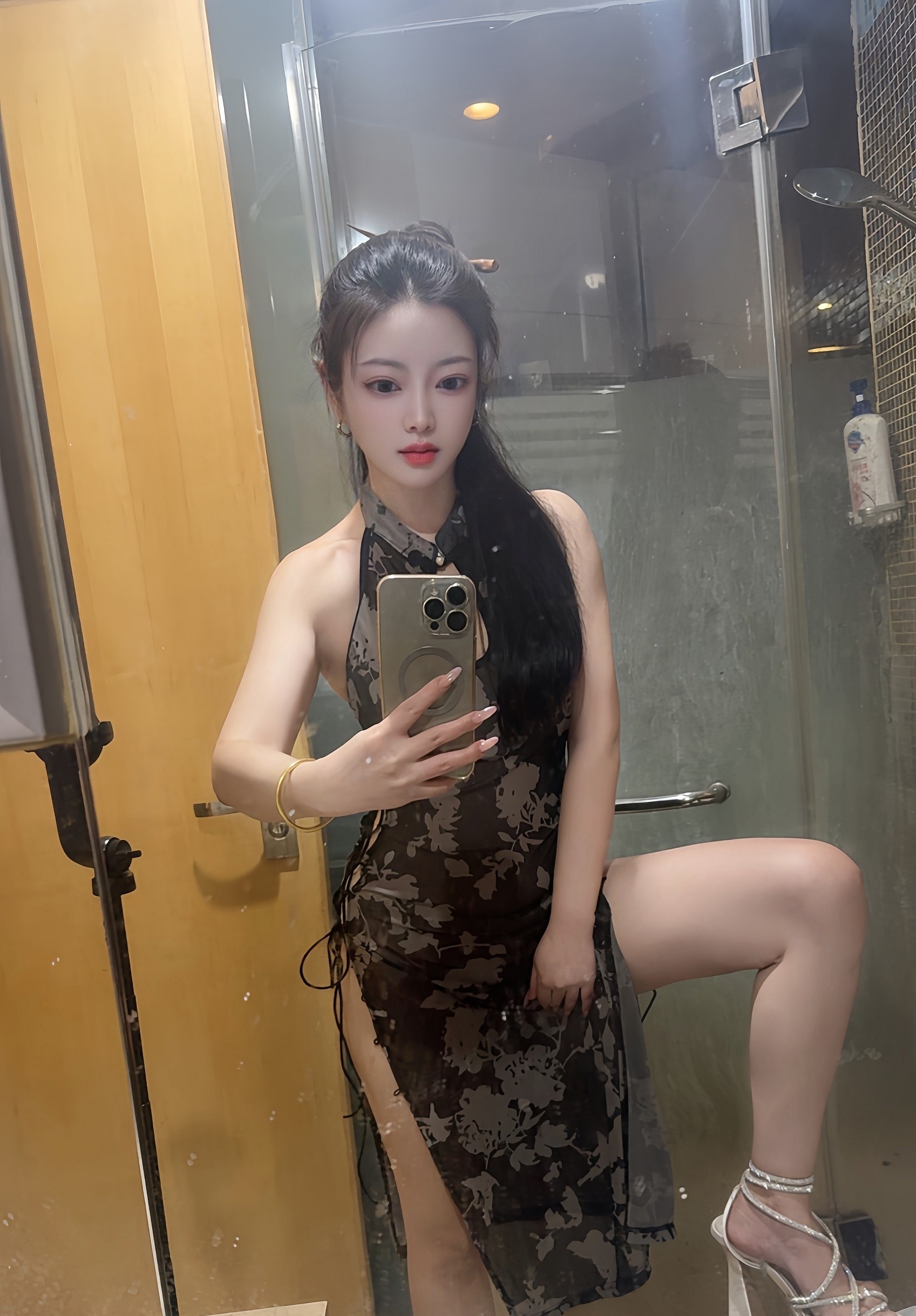 翘臀大奶柒柒
