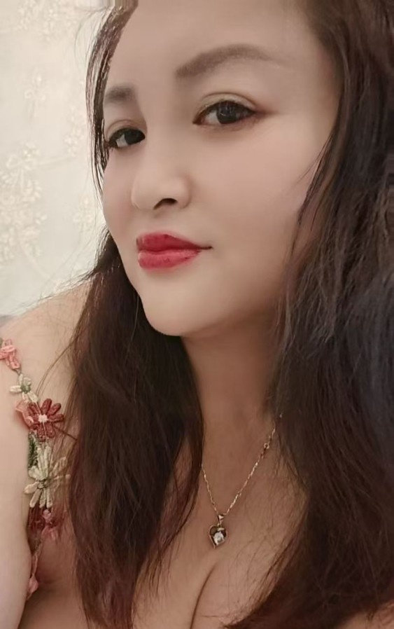 巨乳翘臀美熟女
