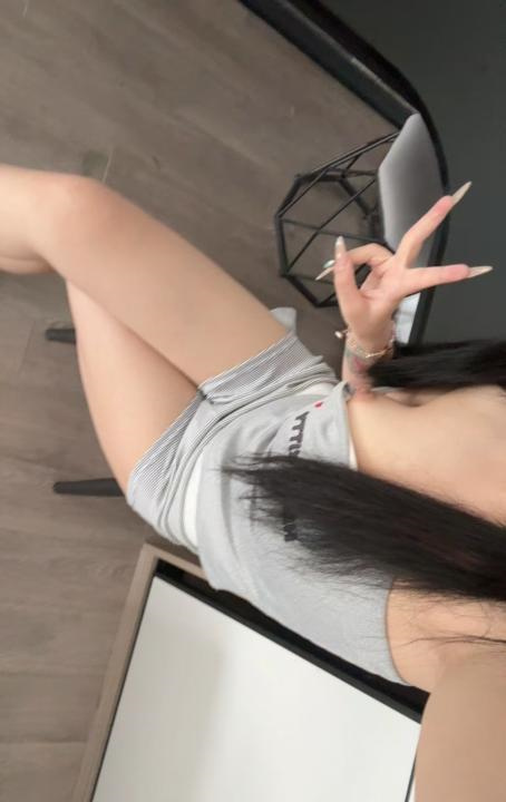 下火尤物恩雅