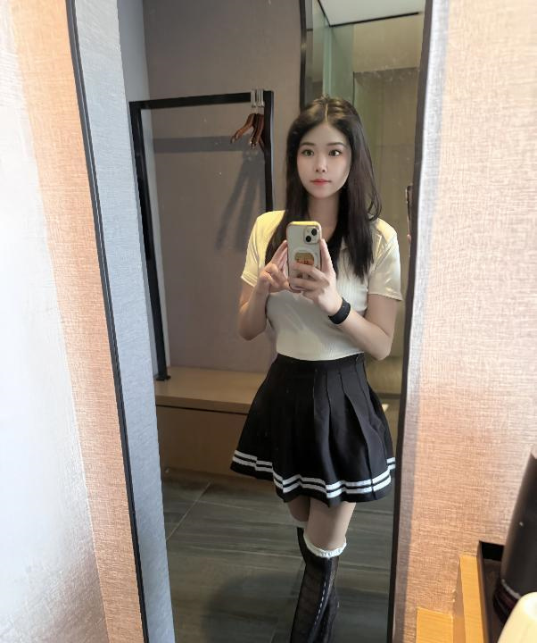 天河舌吻制服御姐