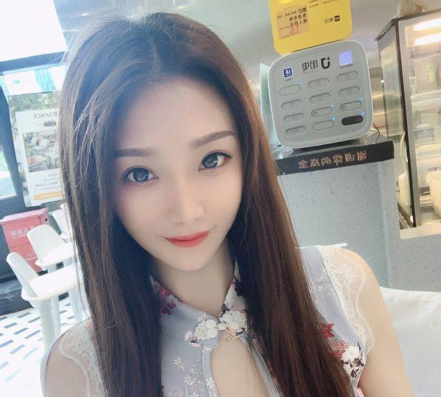 厦门高颜长腿美女老师