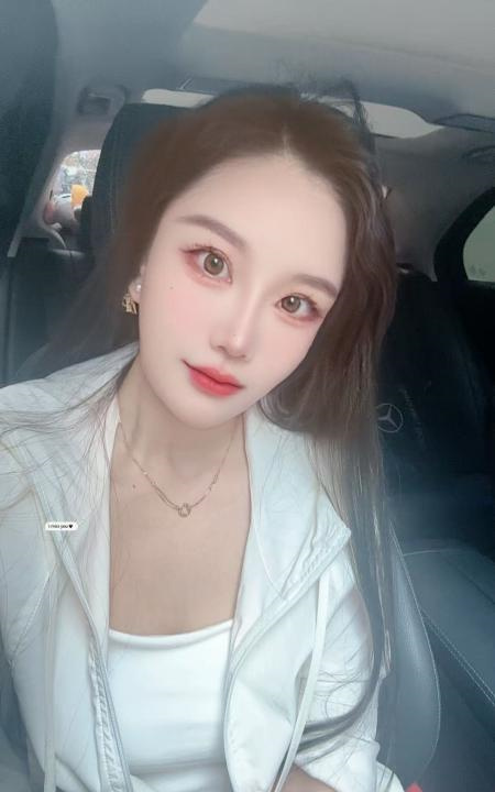 龙华西宝小姐姐