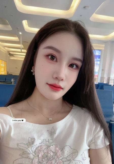 龙华西宝小姐姐