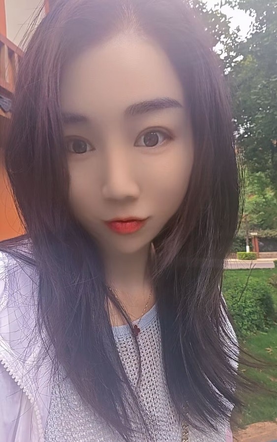服务很好的骨感少妇