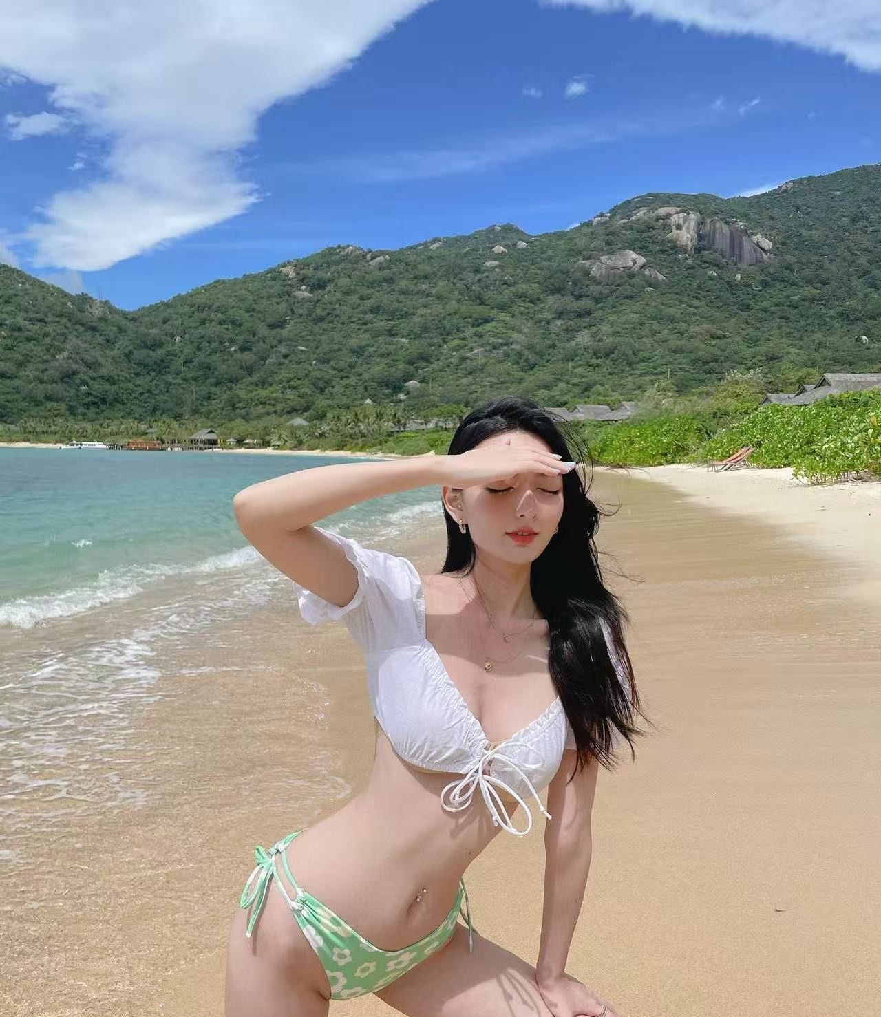 魔鬼身材艾妃