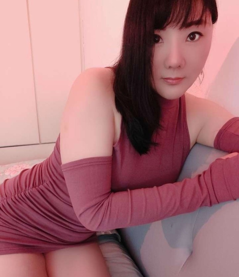 可三通肥臀骚妇