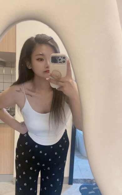 邻家女友般的小姐姐