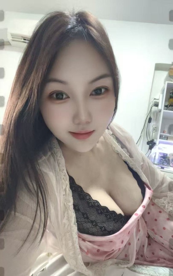 巨乳骚狸儿老师