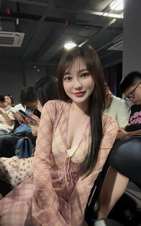 虹口情趣大胸奶糖妹妹