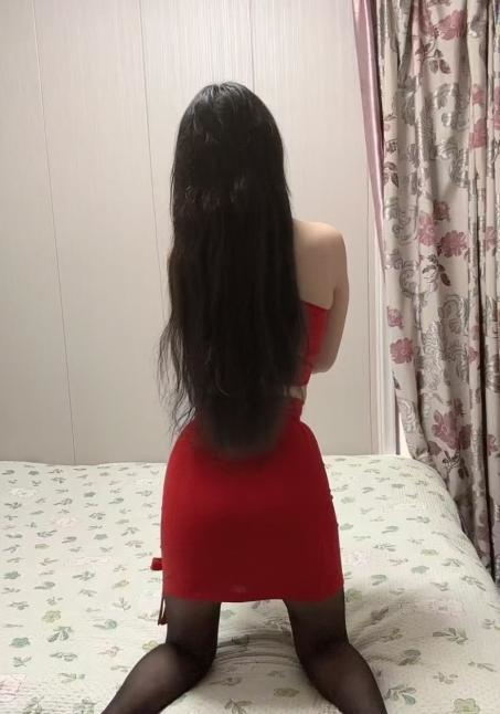烈焰红装甜美少妇