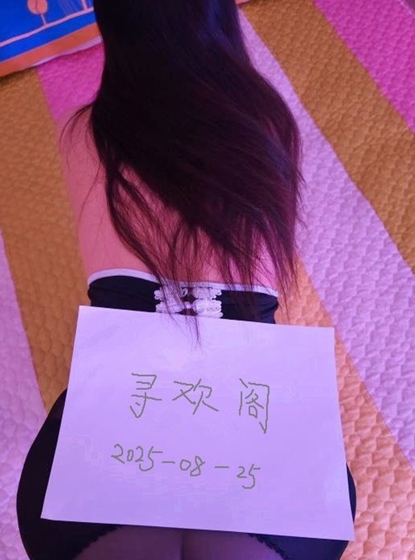 高新区万达大屁股熟妇