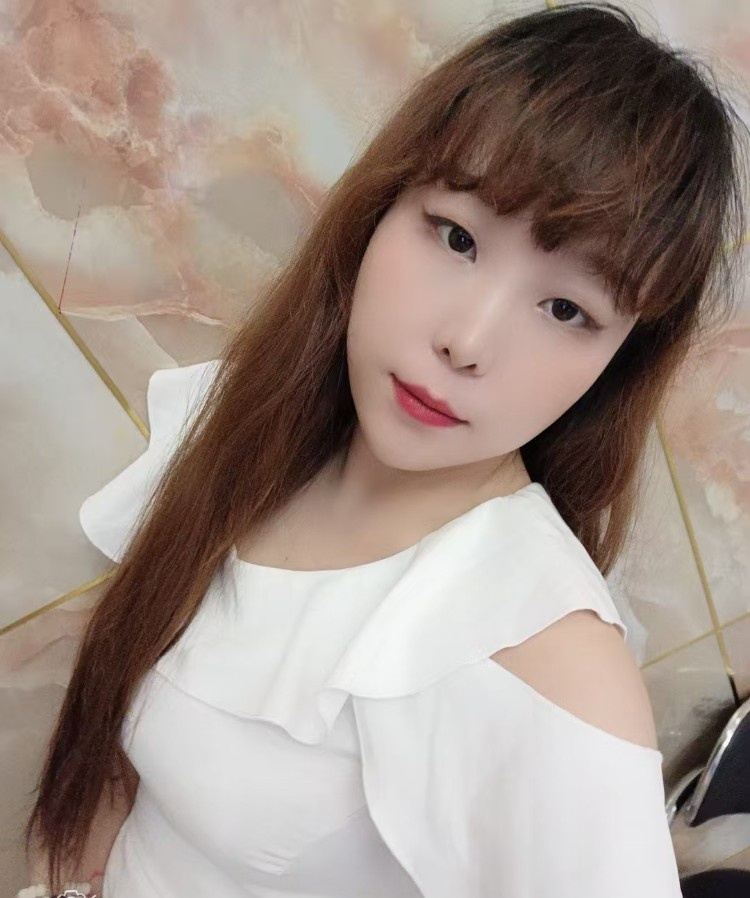 微胖大胸美少妇