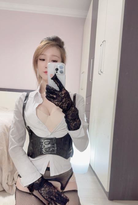 杨浦性感御姐莫奈老师