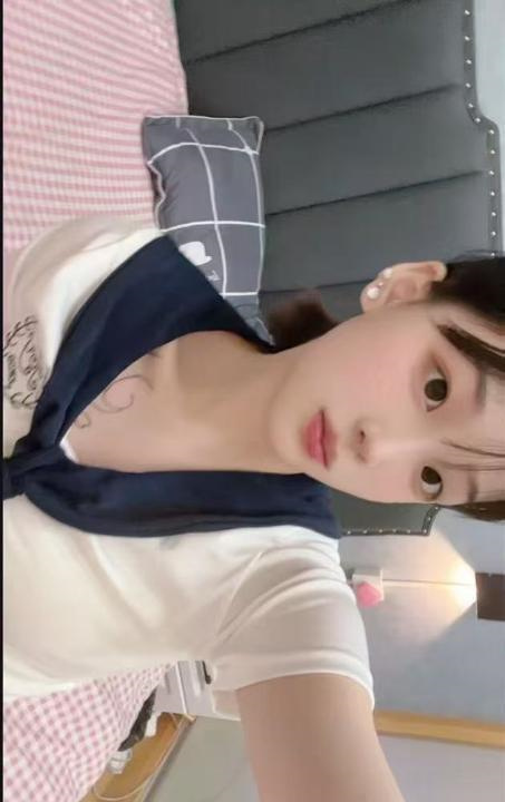 清纯高颜值08晗妹