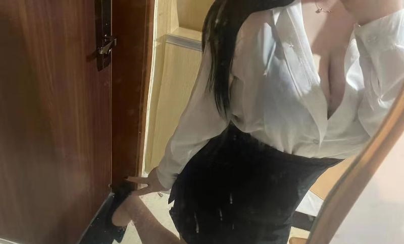 包河粉嫩大奶妹馒头b