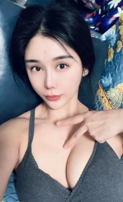 诱人美臀女神丝丝