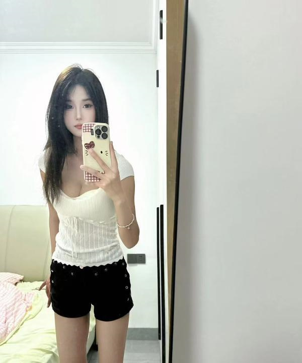 西湖区身材哇塞嫩妹