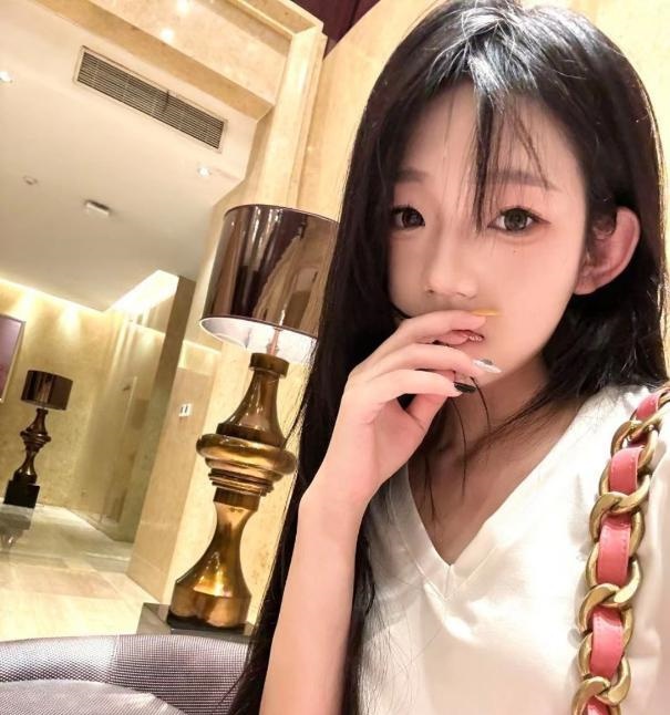 零零后三点粉嫩小妹妹
