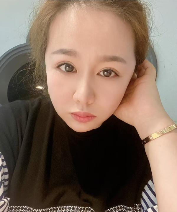 丰满大奶妹妹