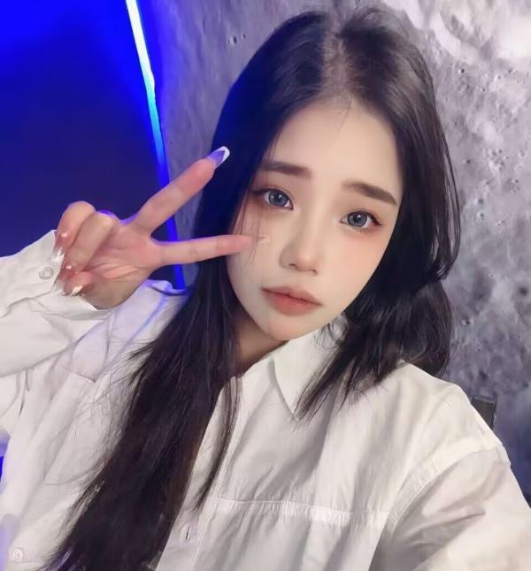 江汉零零后辣妹