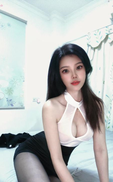 白云大长腿依依