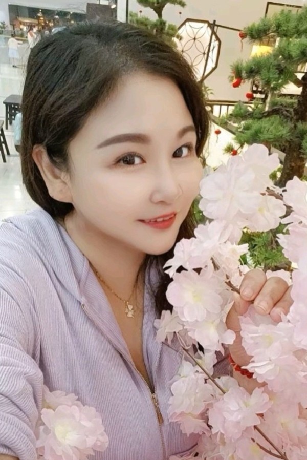 巨乳骚货
