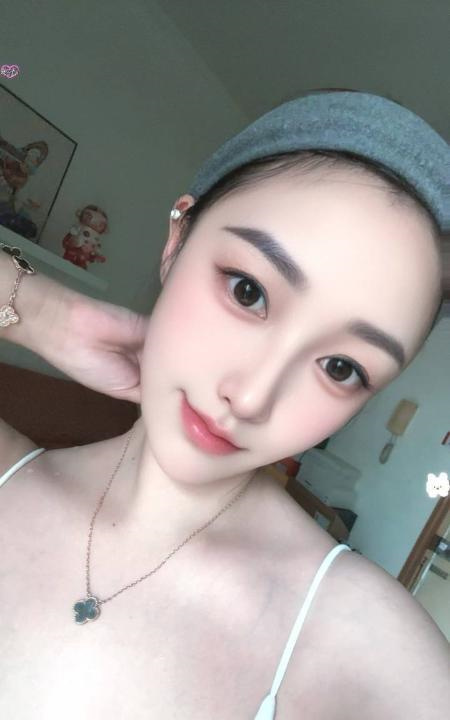 胸大皮肤白茶茶老师