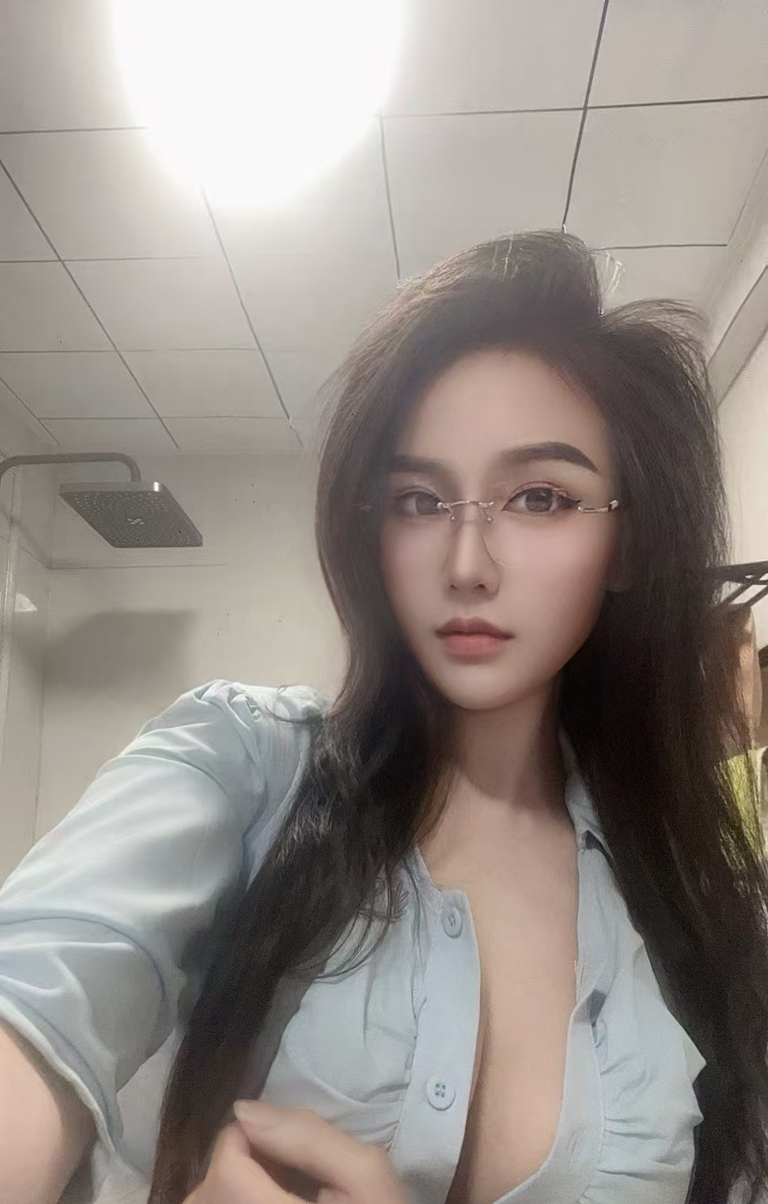 性感大奶白苏
